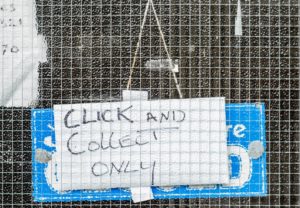 cartel click and collect tienda